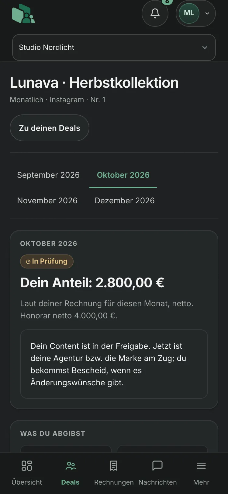 Deal im Detail im Creator-Portal am Handy: Monat, Stand „In Prüfung“, dein Anteil und Hinweis, wer am Zug ist, mit Beispieldaten